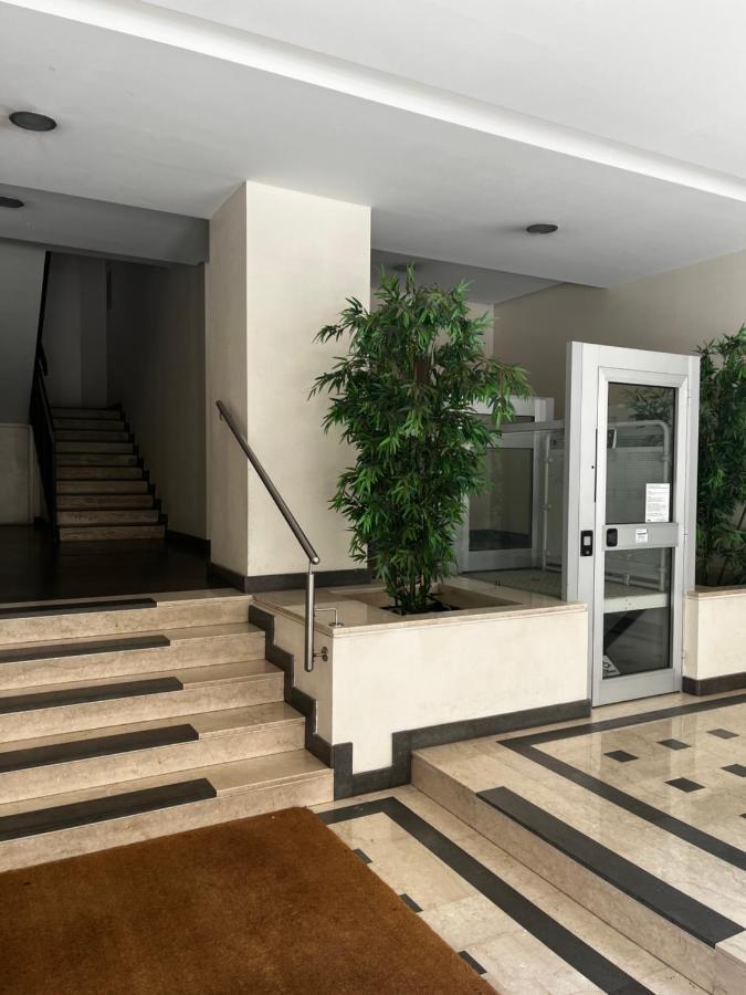 Central Apartment Bari Buitenkant foto