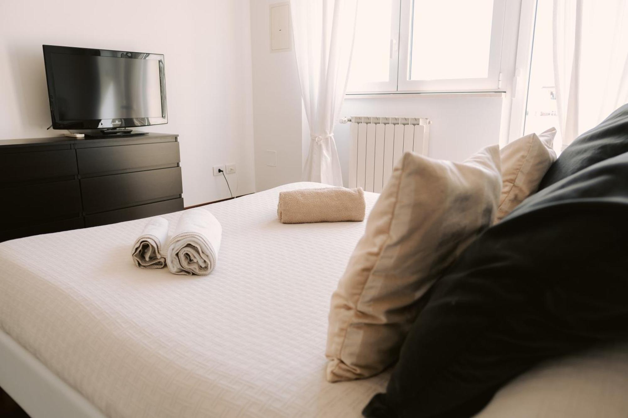 Central Apartment Bari Buitenkant foto